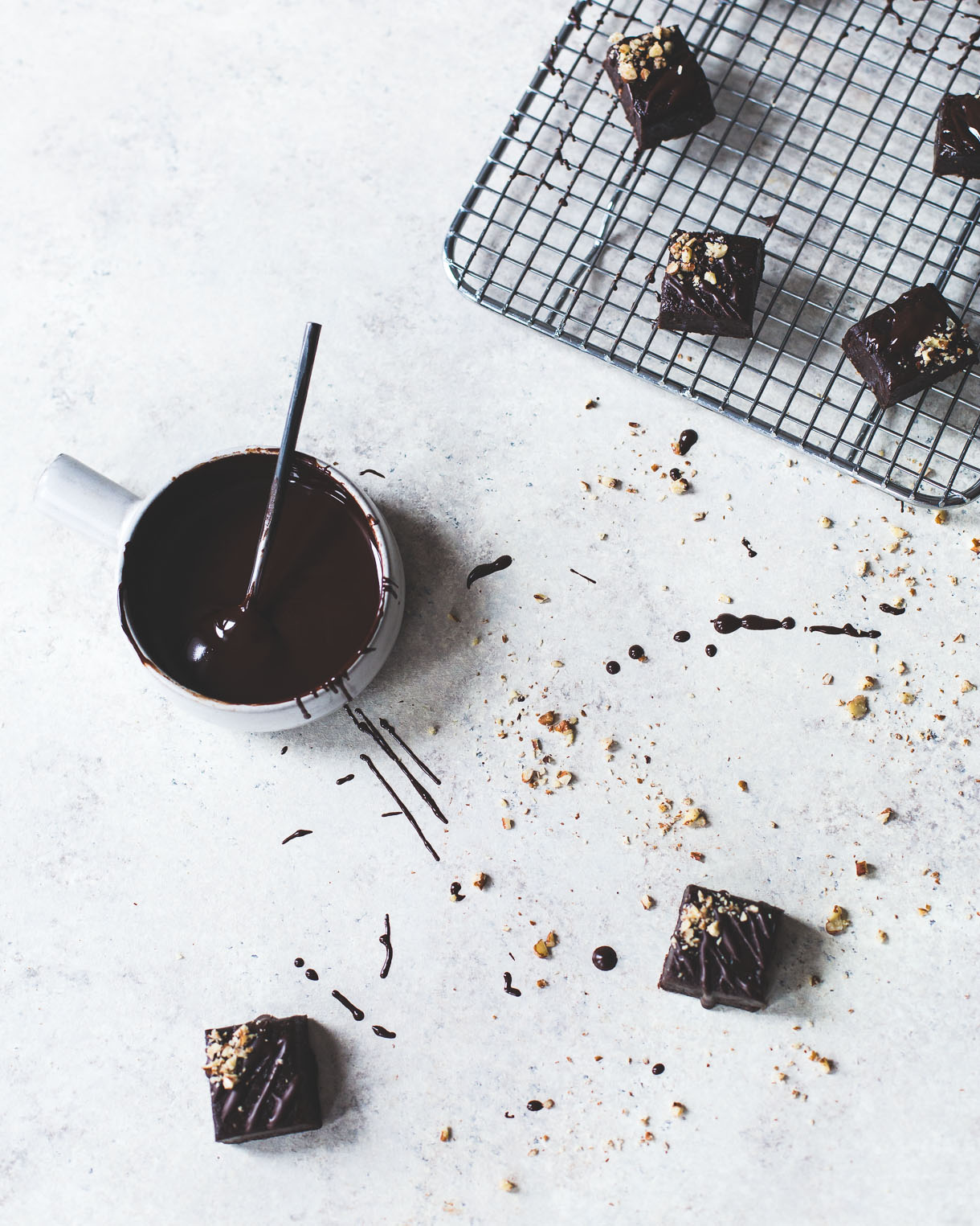 {ALMOST RAW} VEGAN DOUBLE CHOCOLATE CARAMELS