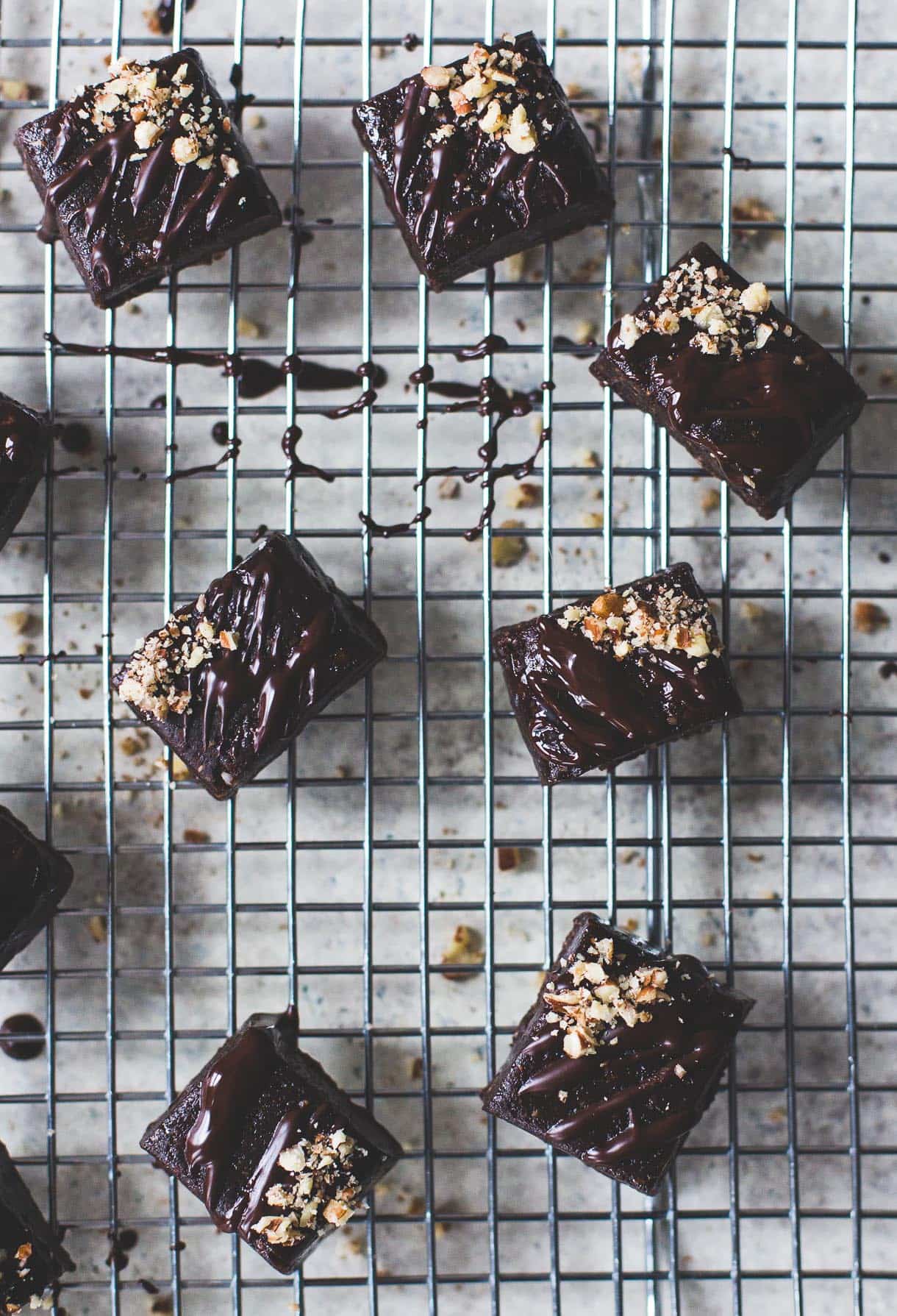 No-Bake Healthy Vegan Brownies (minis!)